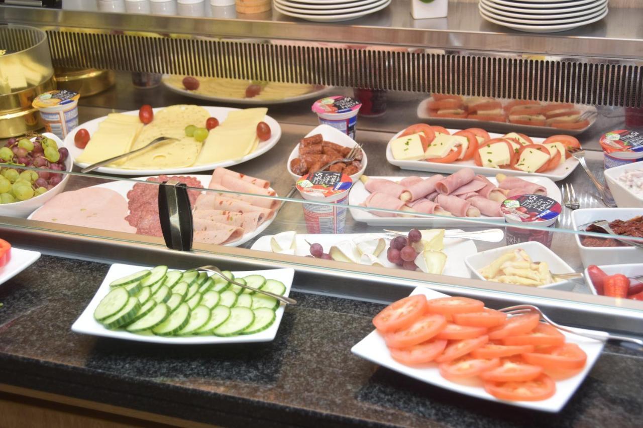 都布里克膳食公寓酒店 韦茨拉尔 外观 照片