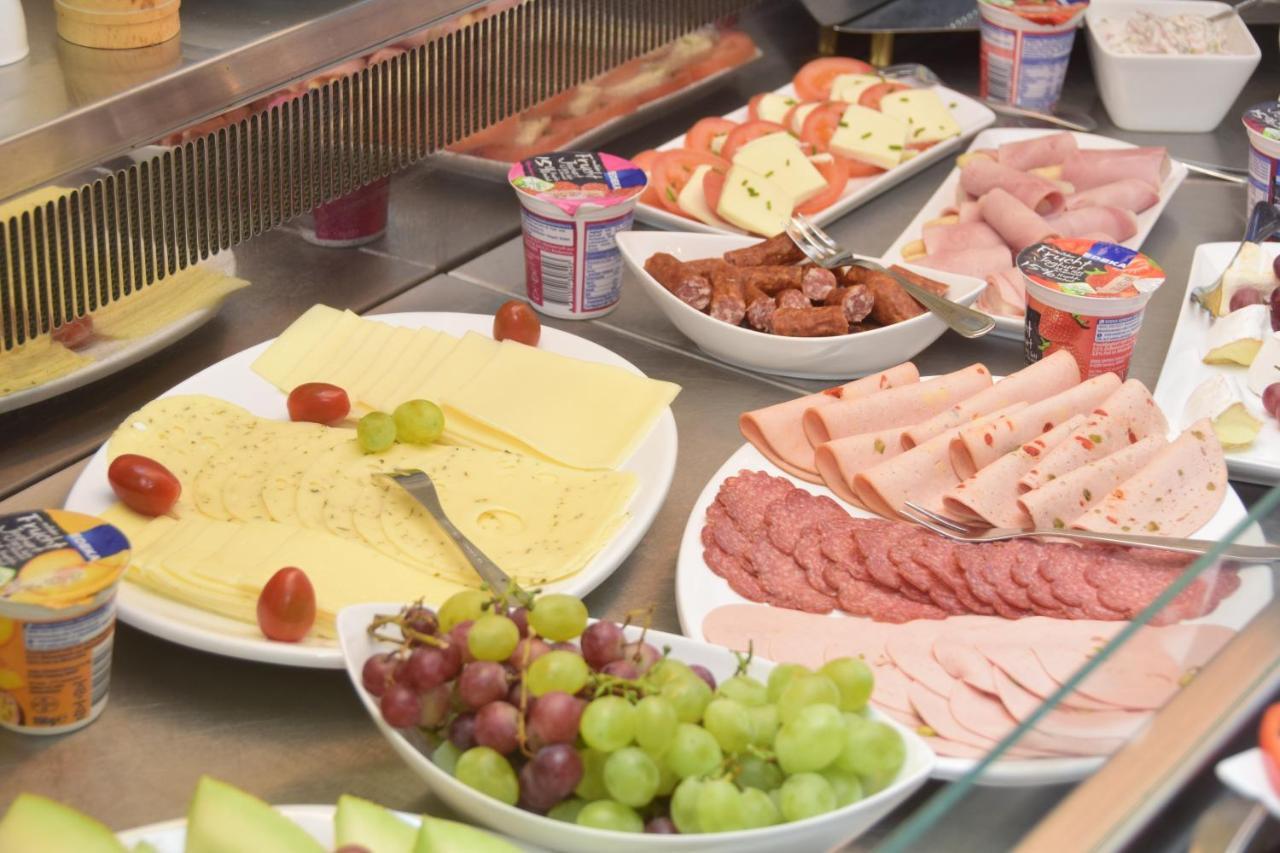 都布里克膳食公寓酒店 韦茨拉尔 外观 照片