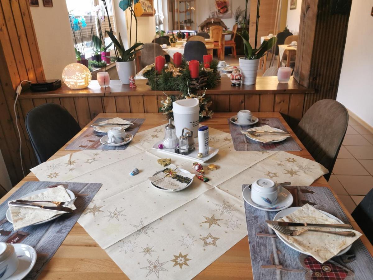 都布里克膳食公寓酒店 韦茨拉尔 外观 照片