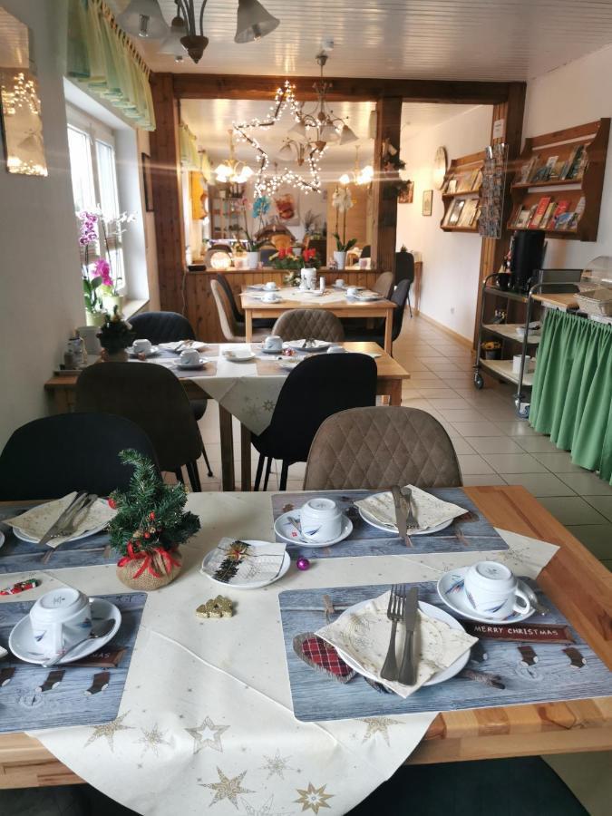 都布里克膳食公寓酒店 韦茨拉尔 外观 照片